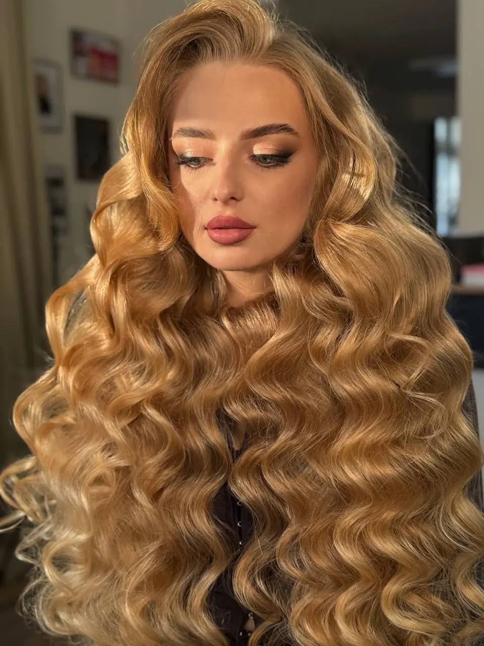 Společenský účes – hollywoodské vlny